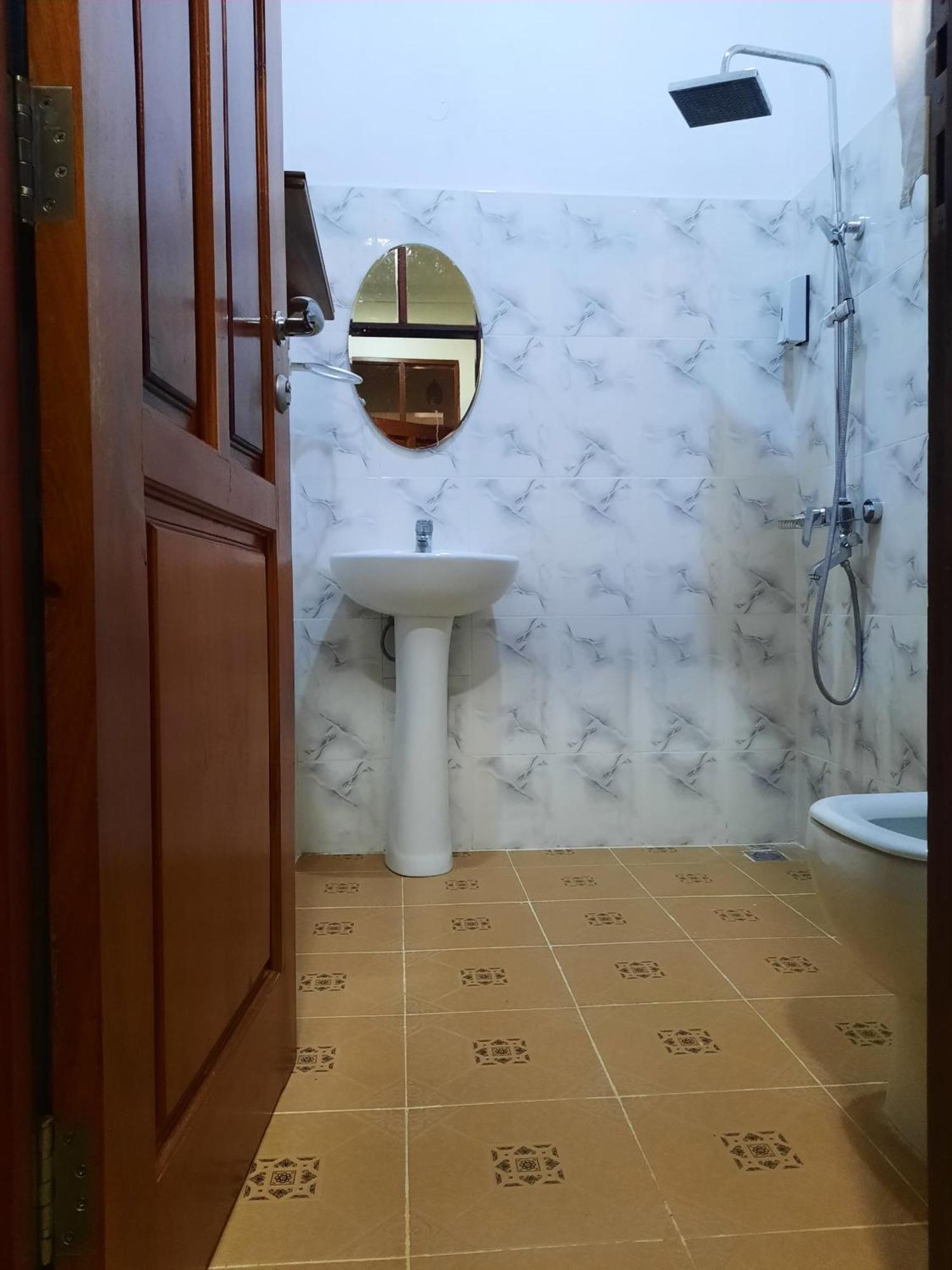 Ellyz Home Stay Moshi Esterno foto